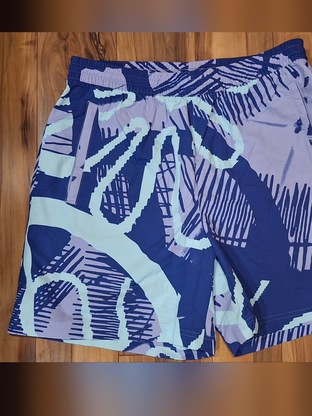 Adidas AOP Mens LARGE Men’s Navy and Light Blue Abstract Athletic Shorts